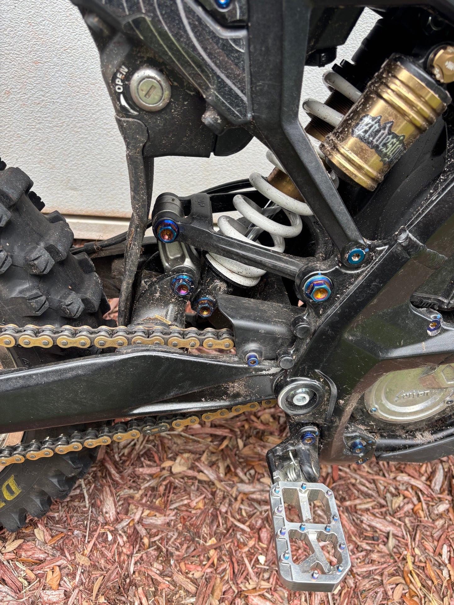 Titanium Linkage Bolts For Ultra Bee