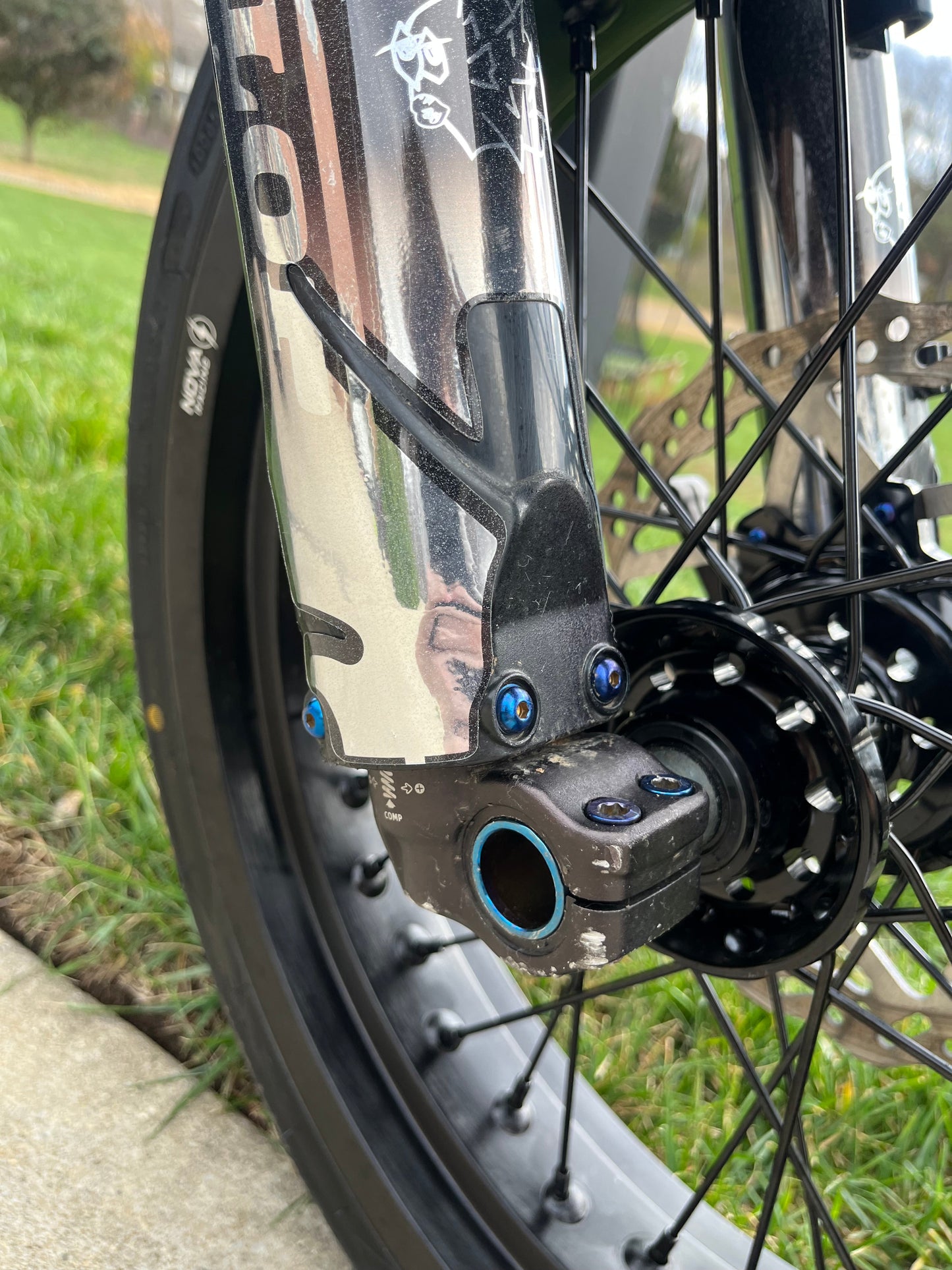Ultra Bee Fork Guards |6 bolts Incl|